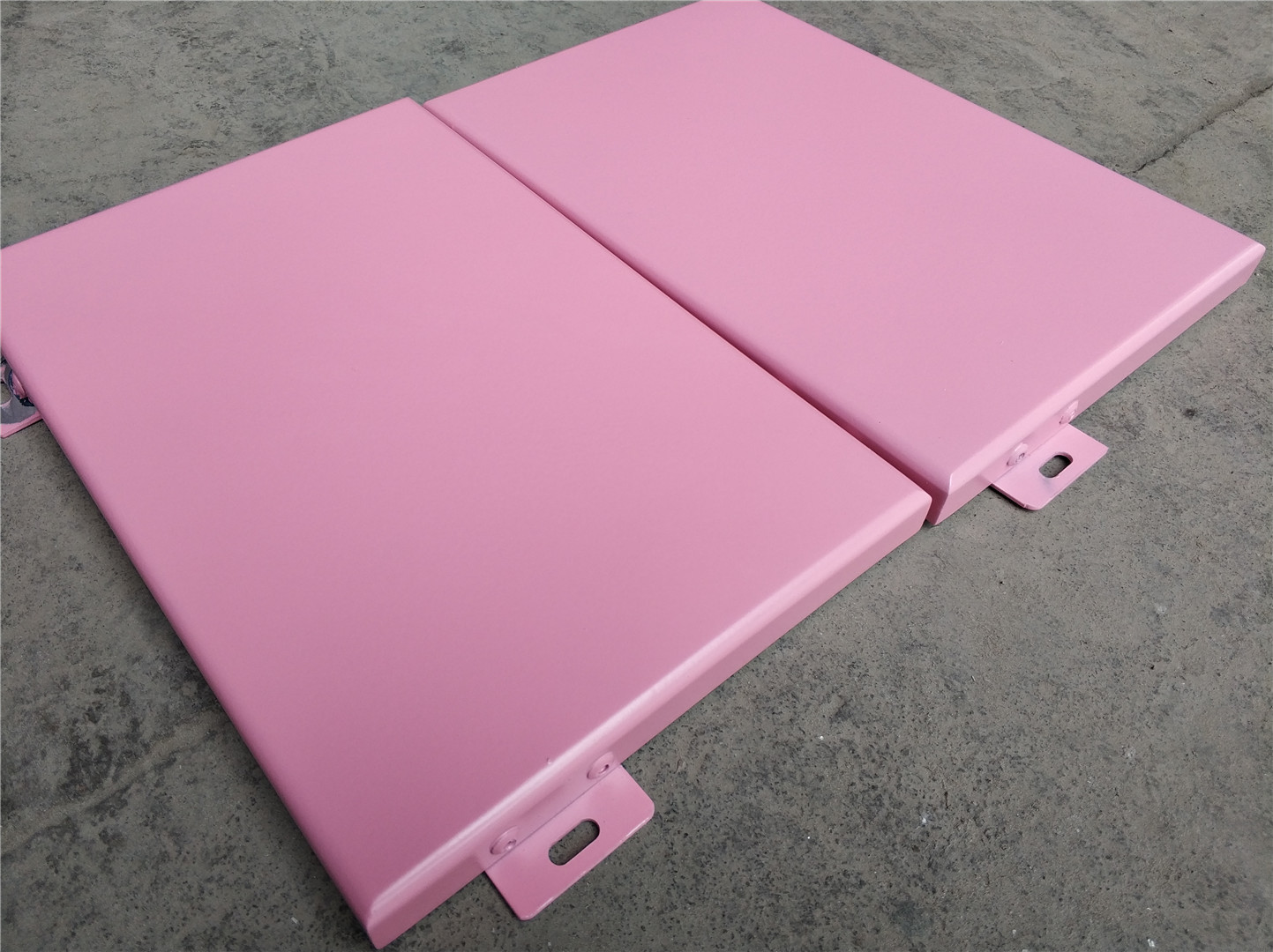 粉紅色鋁單板樣板1