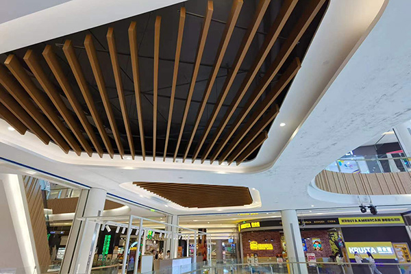 大型商場鋁板裝飾幕墻吊頂效果6
